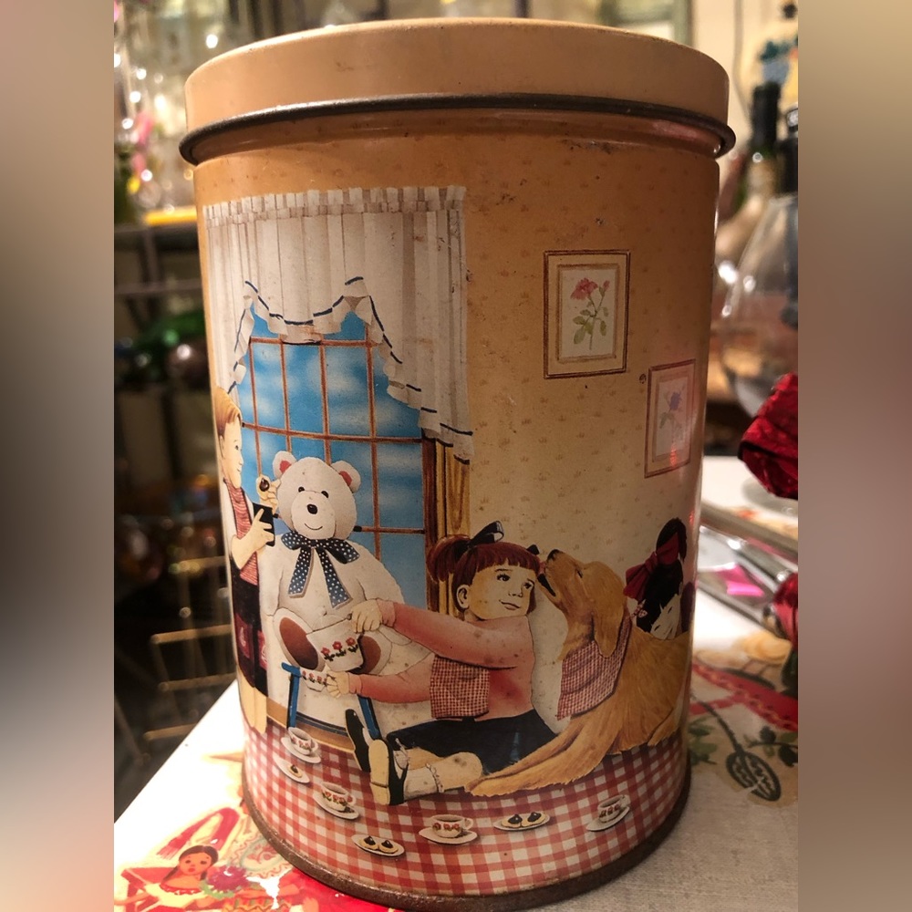 6773 Vintage 1990 Hershey Kisses Hometown Series Canister #5 Tin Box Chocolate